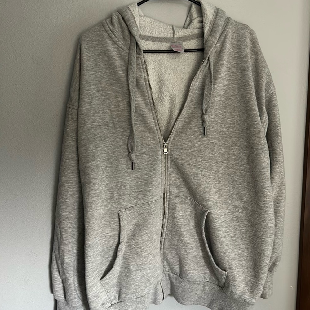 No Boundaries zip up